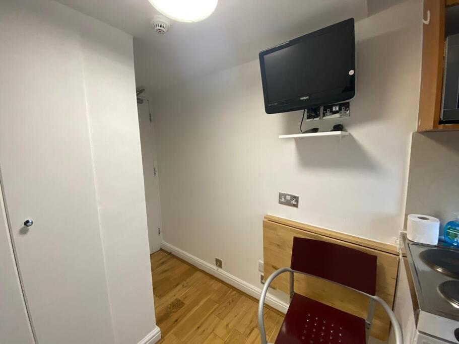 F14- Single Studio Shared Shower/Toilet Near Paddington London Exterior photo