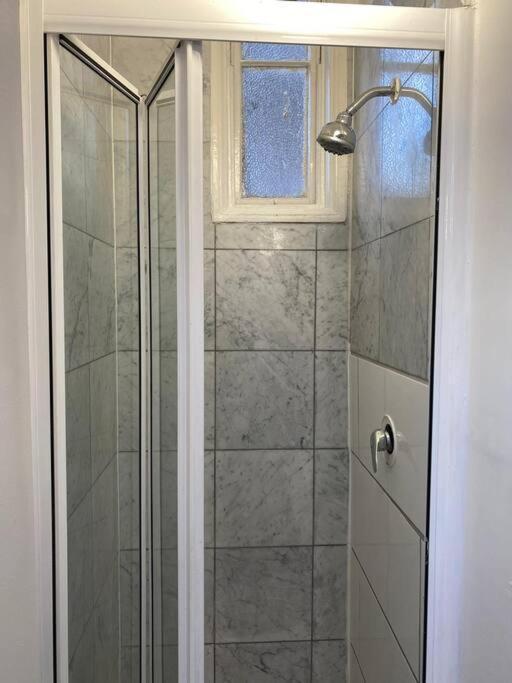 F14- Single Studio Shared Shower/Toilet Near Paddington London Exterior photo